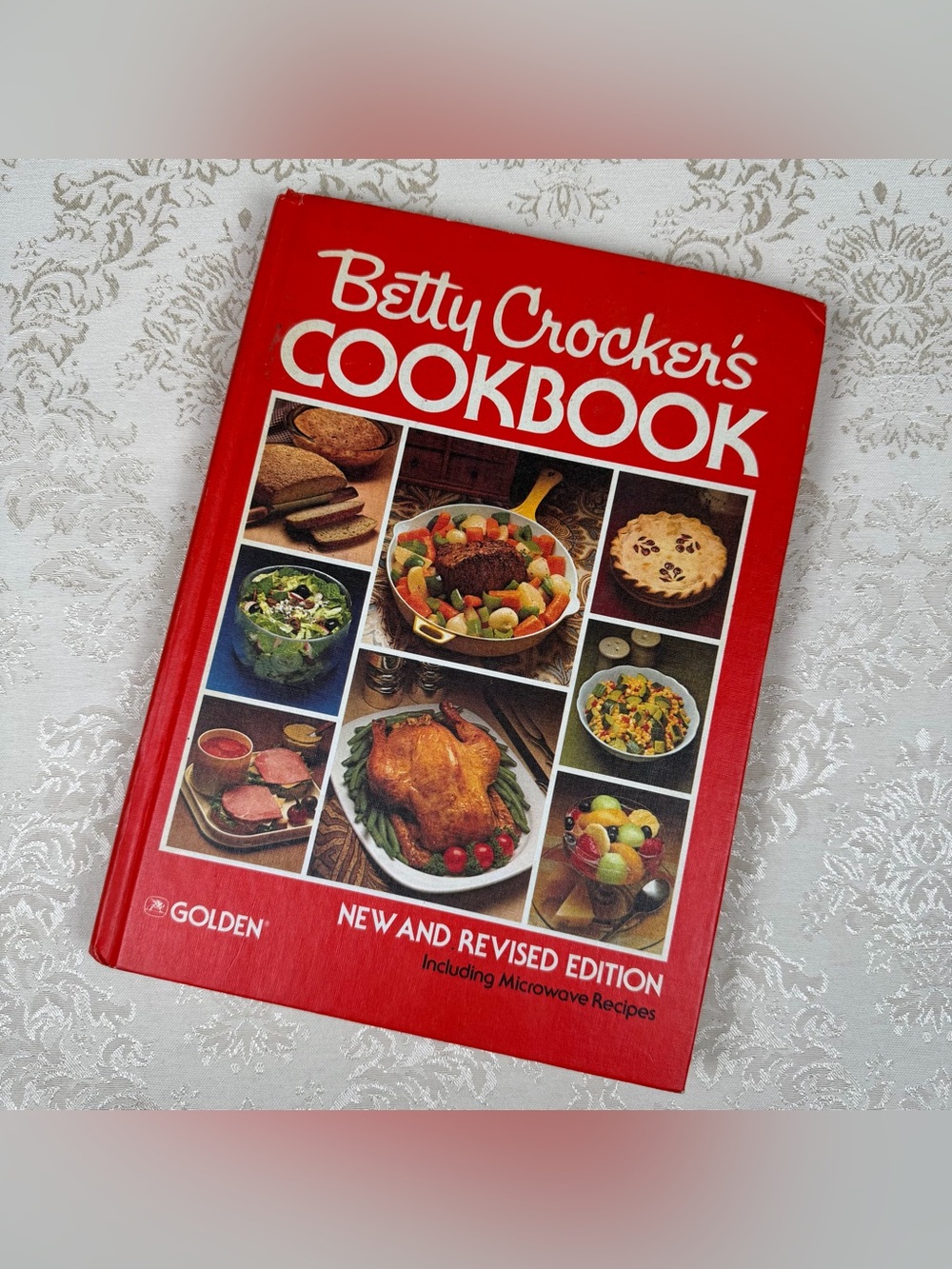 Betty Crocker Classic Cookbook Revised 1978 READ